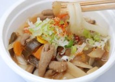 上尾“野菜たっぷり”もつ煮うどん