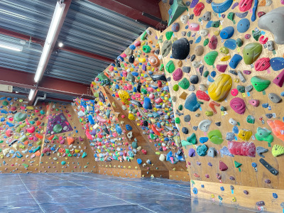 BONOBO bouldering space